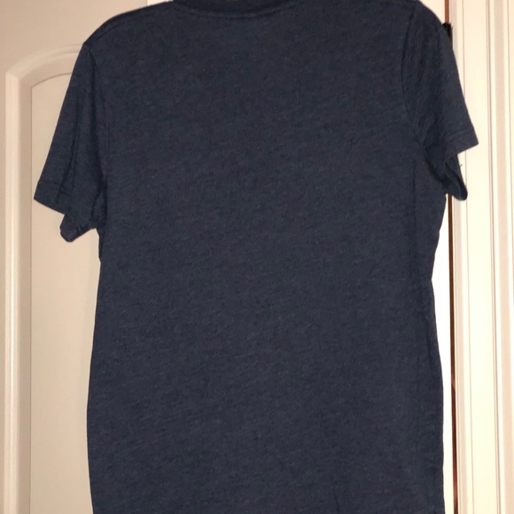 Hollister V-Neck Navy T-Shirt Medium - Picture 3 of 4